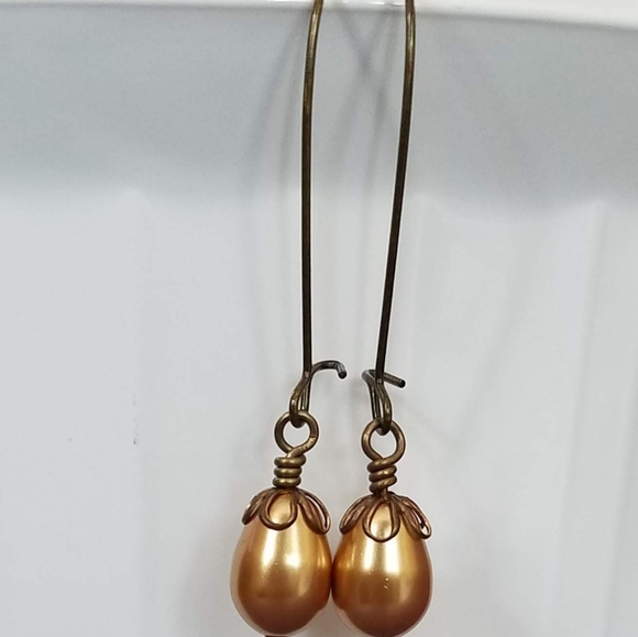 Austrian Pearl Earrings - Picture 3 of 8